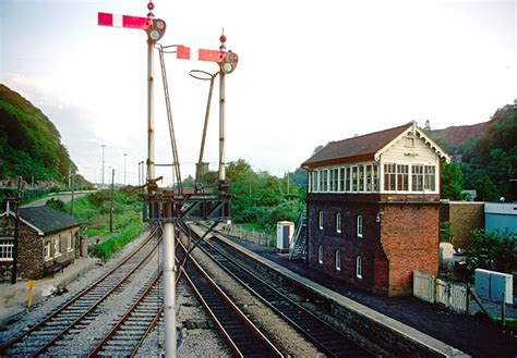 walnut tree junction signage